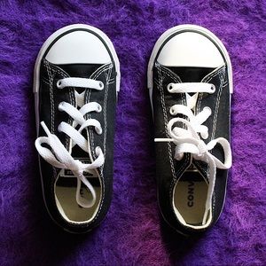 ⚡️ Size 9 Infant Black Converse Sneakers